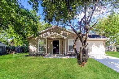 Main picture of 3233 Eastbrooke Cir