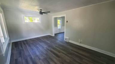 Main picture of 59 Elm St