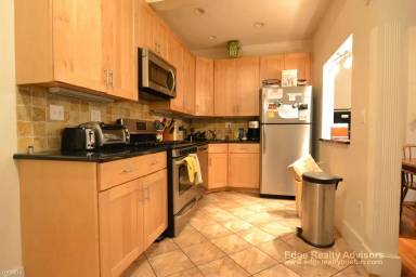 Main picture of 11 Saint Lukes Rd