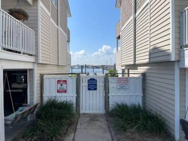 Main picture of 1403 Canal Dr
