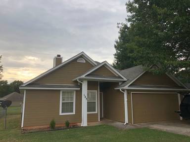 Main picture of 125 River Oaks Dr