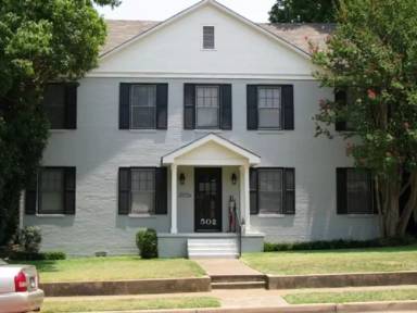 Main picture of 502 S Fannin Ave