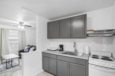 Main picture of 2142 Bradford St