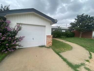 Main picture of 3108 48th St