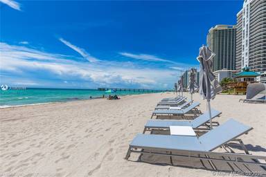 Main picture of Jade