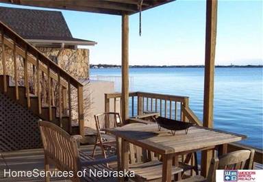 Main picture of 202 W Lakeshore Dr