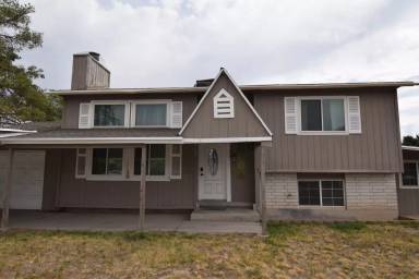 Main picture of 6131 S Misty Way