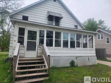 Main picture of 401 E Hines St