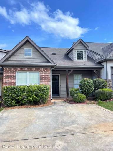 Main picture of 152 The Heights Dr