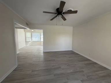 Main picture of 4015 Woodleaf Rd