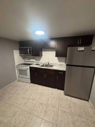 Main picture of 1550 SW 3rd St