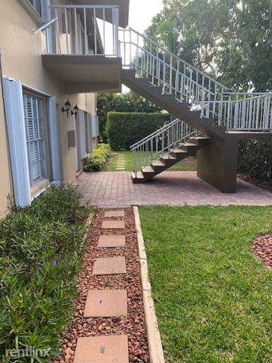 Main picture of 11 SW Hideaway Pl