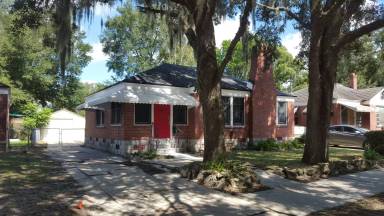 Main picture of 385 E 44th St