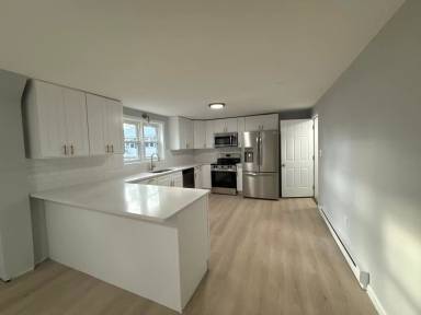 Main picture of 44 W Main St