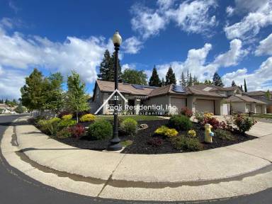 Main picture of 260 Thorndike Way