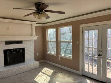 Main picture of 1612 Oxford Way