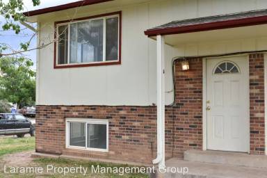 Main picture of 107 S Taylor St