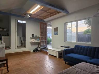 Main picture of 1748 Wellesley Ave