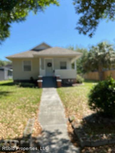 Main picture of 5113 N Suwanee Ave