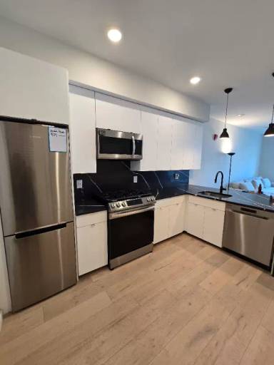 Main picture of 73 Irving St