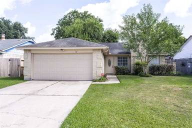 Main picture of 18714 Andalusian Dr