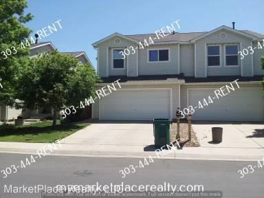 Main picture of 890 Macaw St
