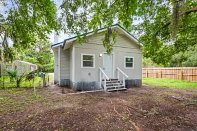 Main picture of 48 Kirk Rd