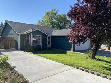 Main picture of 4712 NE 131st Ave