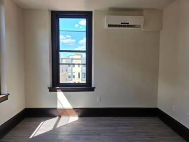 Main picture of 1135 Spring Garden St