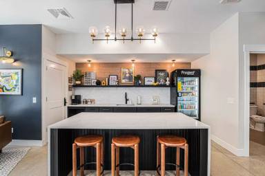 Main picture of 5477 32nd Ave