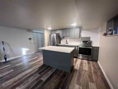 Main picture of 1828 E Warren Ave