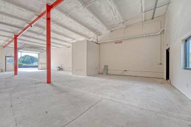 Main picture of 3306 Meeting Street Rd