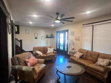Main picture of 2121 Burnet Ave