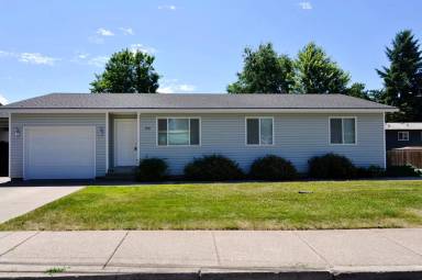 Main picture of 830 E Locust Ave