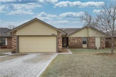 Main picture of 10608 S Blackwelder Ave