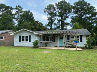 Main picture of 5802 Anne Dr