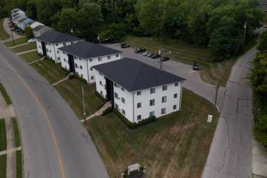 Main picture of 920 Highland Ave