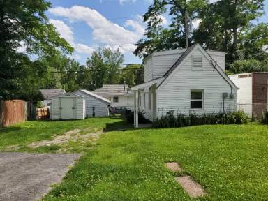 Main picture of 9534 Flora Ave