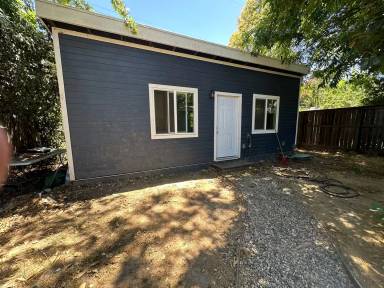Main picture of 1361 57th St