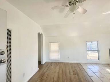 Main picture of 1060 E 6th St