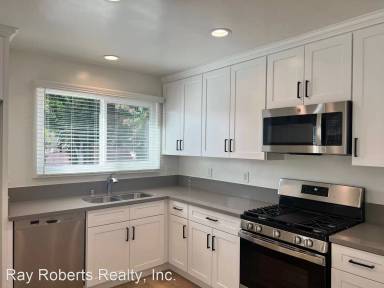Main picture of 2520 Loomis St