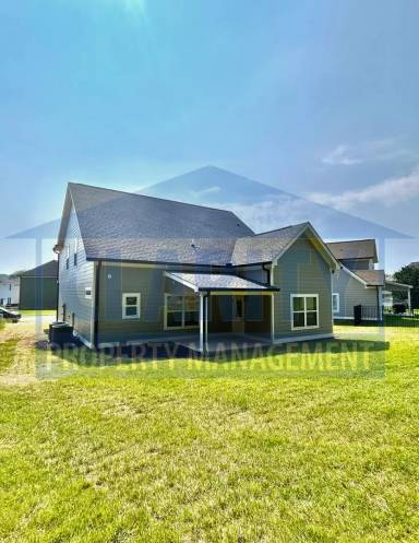 Main picture of 5062 Solar Ln NW
