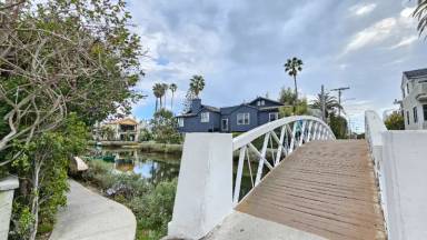 Main picture of 2420 Ocean Ave