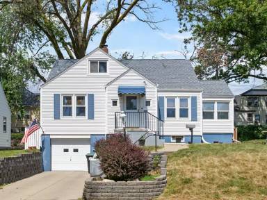 Main picture of 5116 Mason St