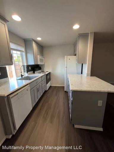 Main picture of 3010 S 43rd St