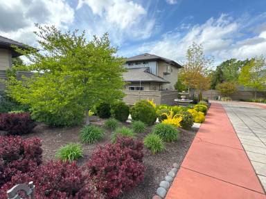 Main picture of 47 N Mountain Ave