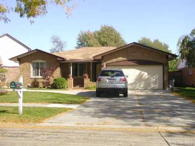 Main picture of 2952 Sylvan Dr