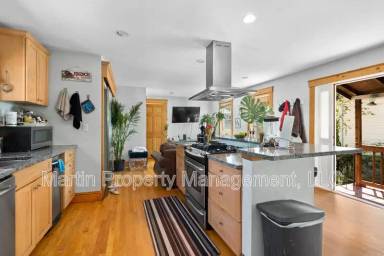 Main picture of 234 Fulton St