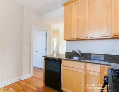 Main picture of 1210-1216 W Waveland Ave Apartments