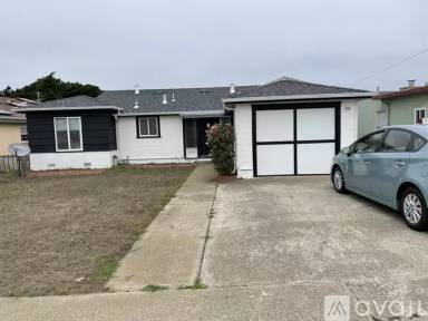 Main picture of 920 Bradley Dr